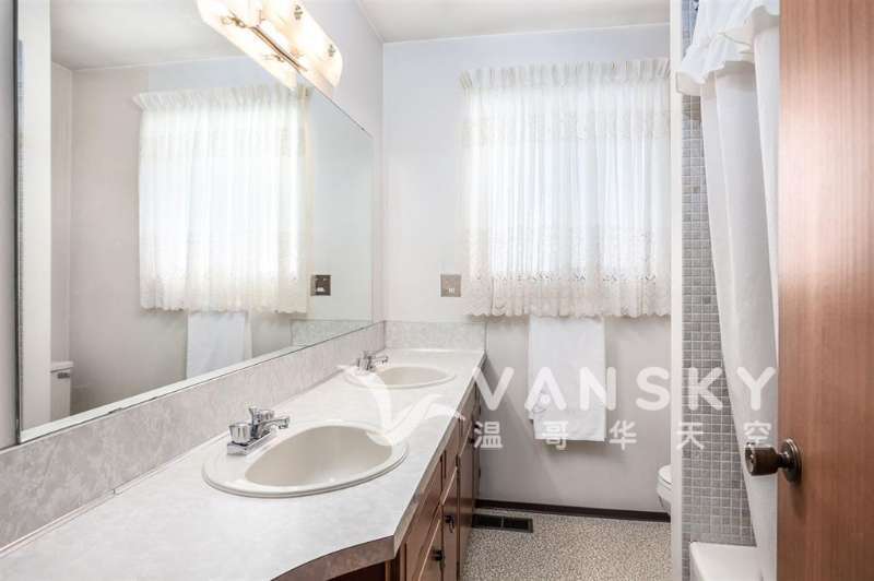 250227200928_6690 一楼卫生间.jpg